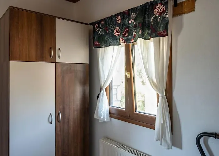 House Demetra Astris