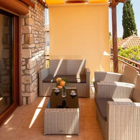 Apartament House Demetra *